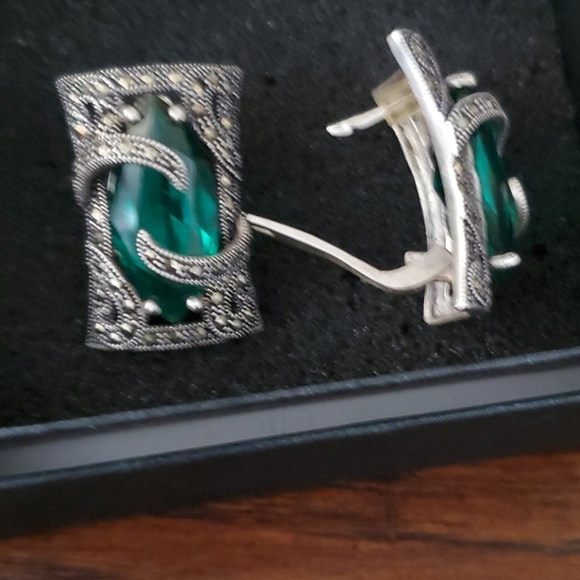 STERLING SILVER MARCASITE GREEN STONE EARRINGS - Picture 4 of 9